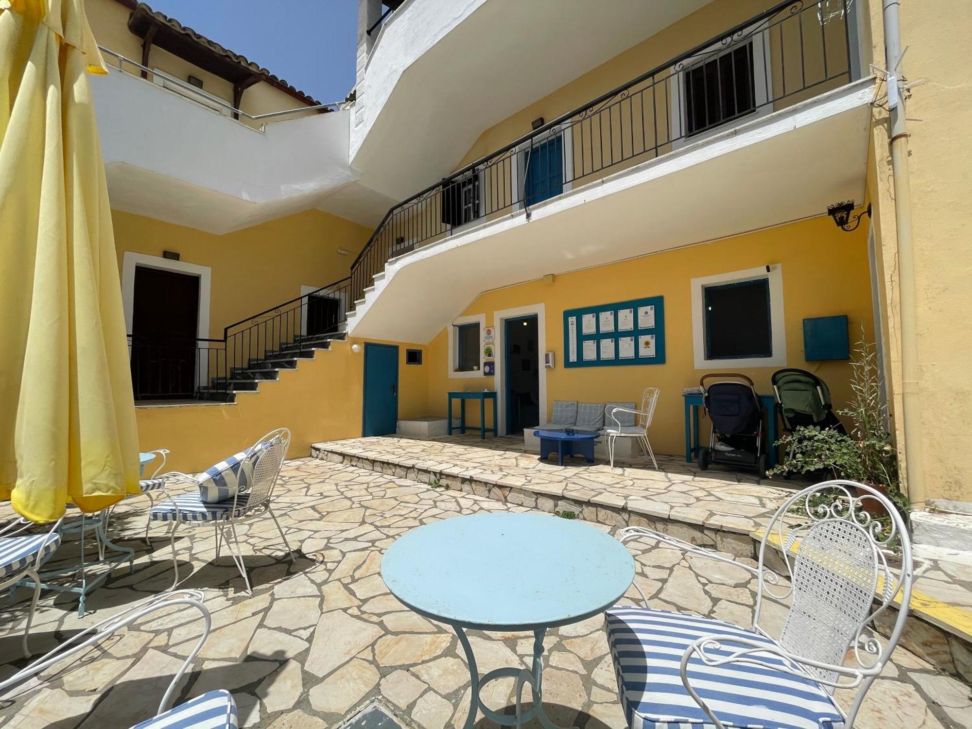 Sunflower Apartments & Studios Kassiopi Extérieur photo