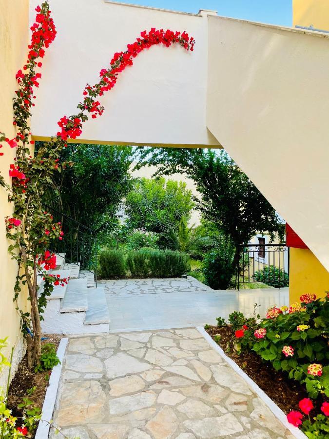 Sunflower Apartments & Studios Kassiopi Extérieur photo