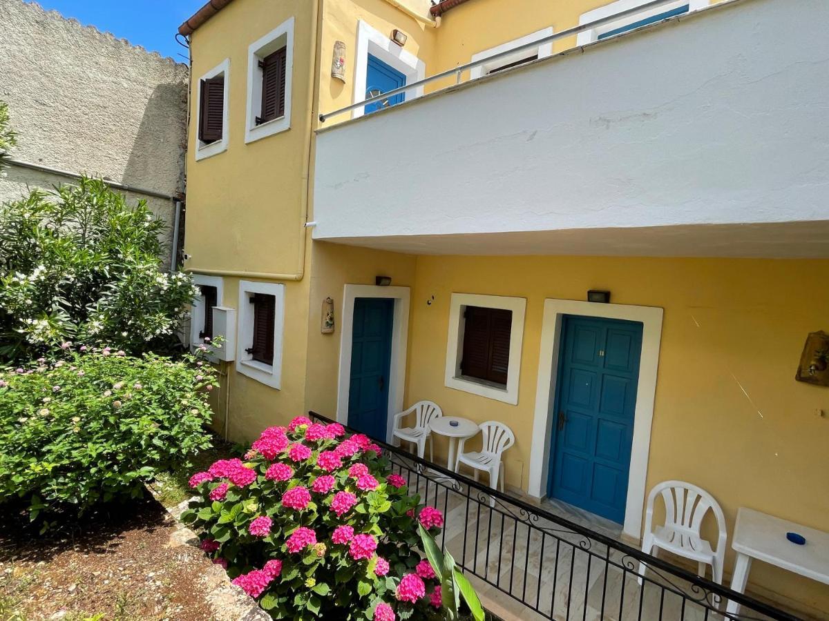 Sunflower Apartments & Studios Kassiopi Extérieur photo
