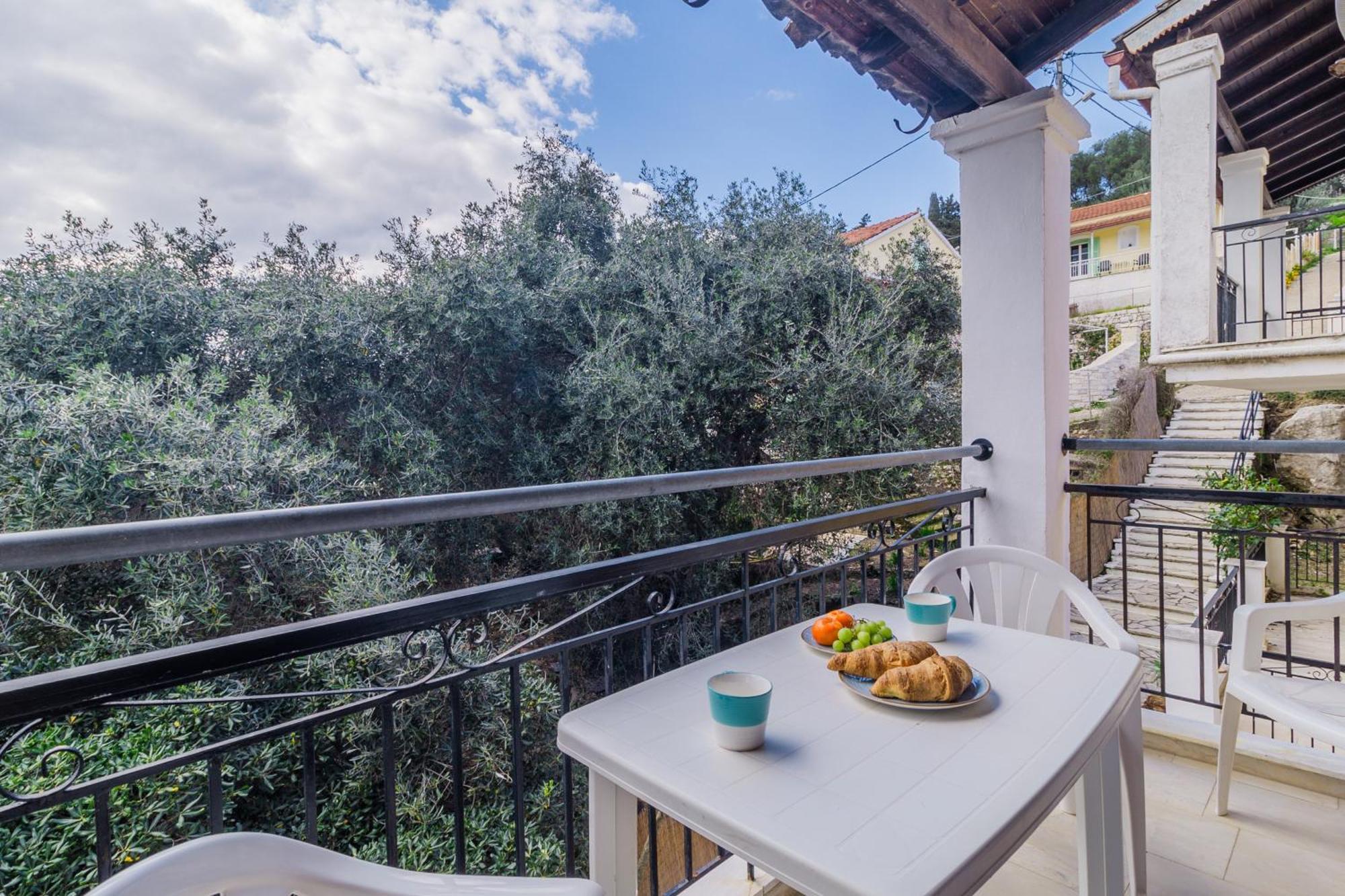 Sunflower Apartments & Studios Kassiopi Extérieur photo