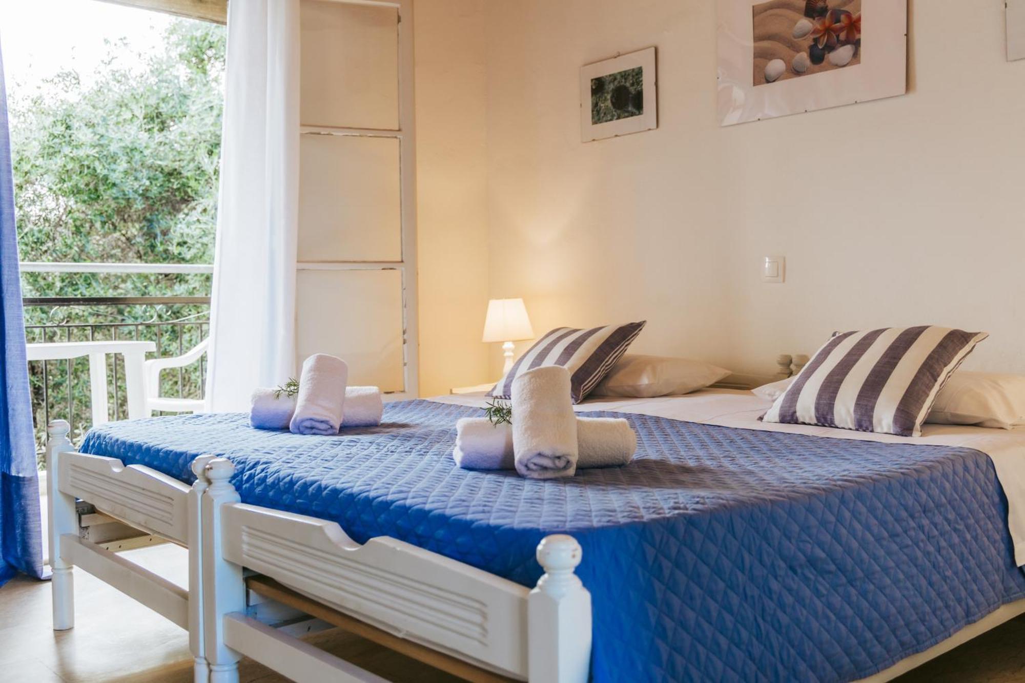 Sunflower Apartments & Studios Kassiopi Extérieur photo