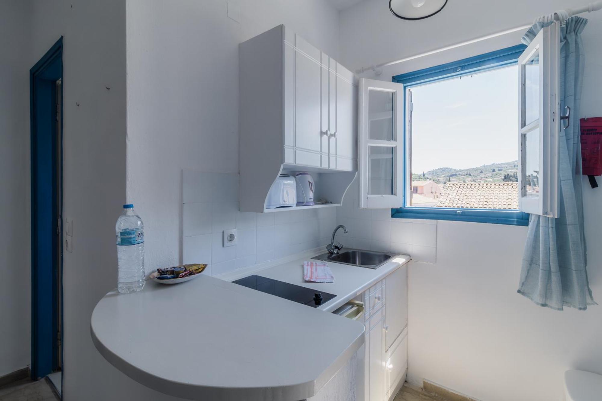 Sunflower Apartments & Studios Kassiopi Extérieur photo