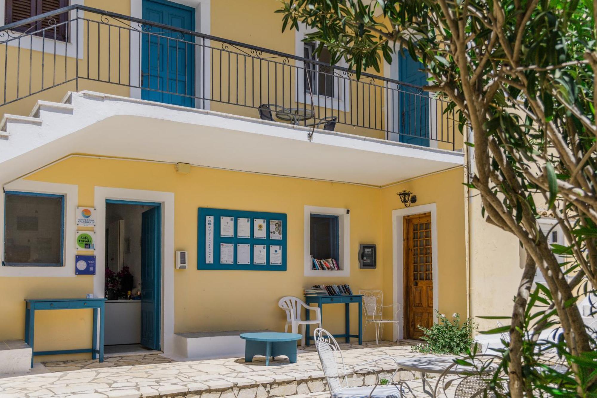 Sunflower Apartments & Studios Kassiopi Extérieur photo